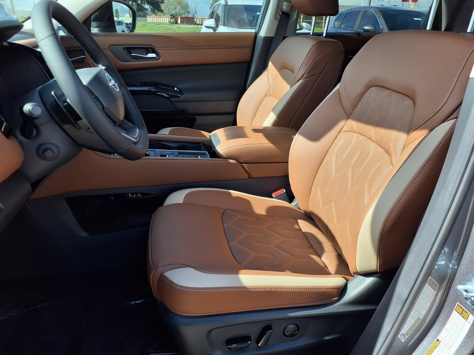 2026 Nissan Pathfinder Platinum - Photo 18