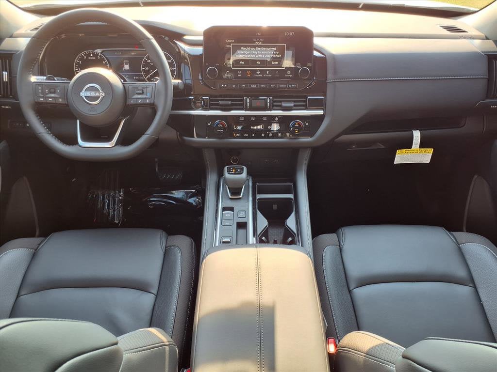 New 2025 Nissan Pathfinder SL SUV