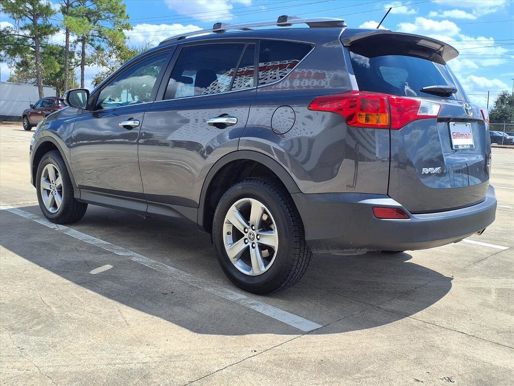 2015 Toyota RAV4 XLE photo 3