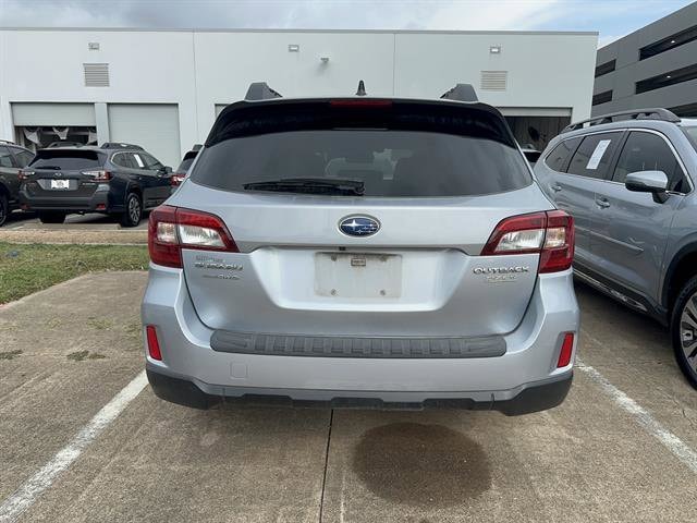 2017 Subaru Outback 2.5i Premium photo 4