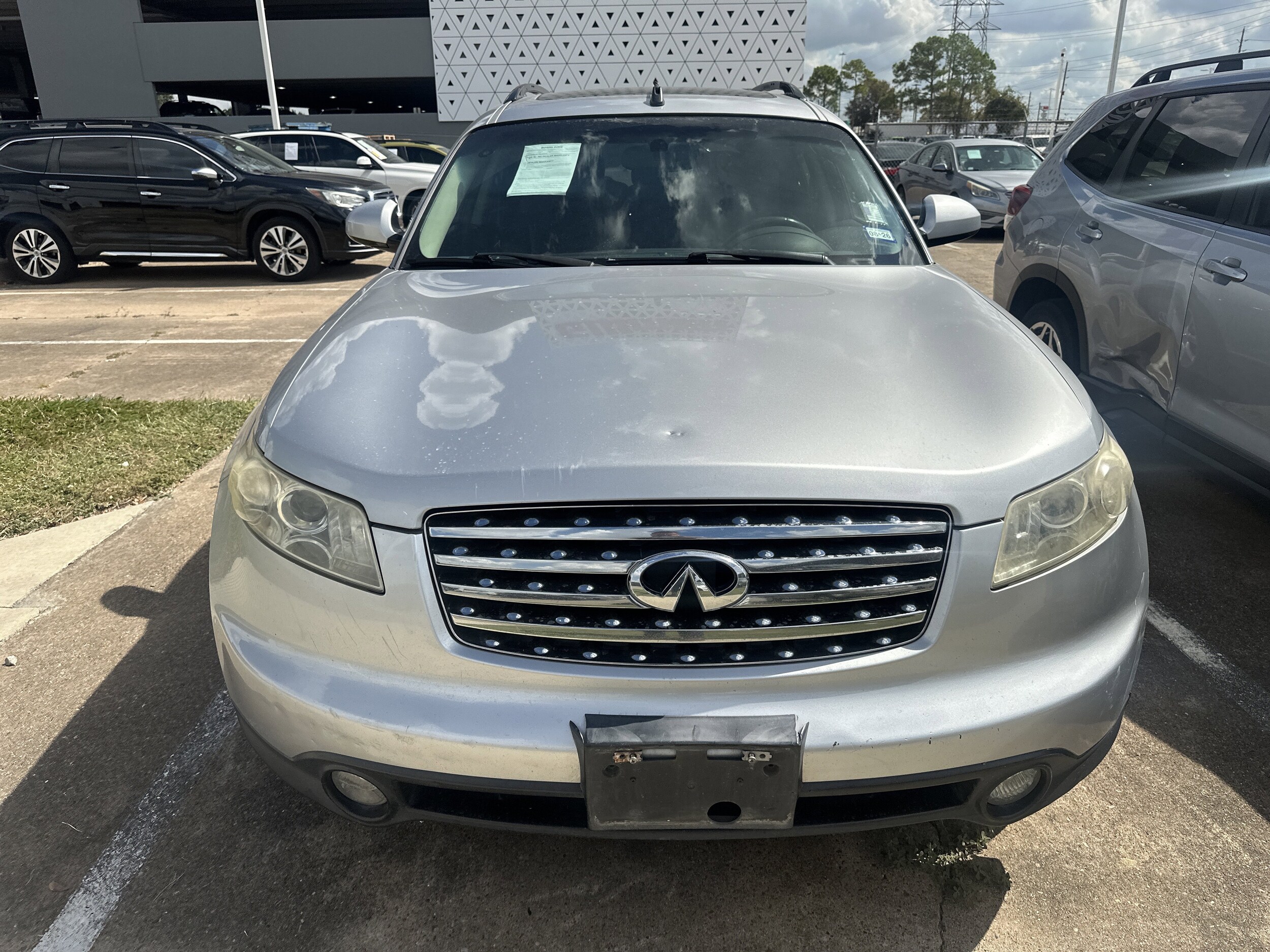 2005 Infiniti FX35 photo 2