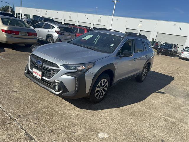 2025 Subaru Outback Premium's photo