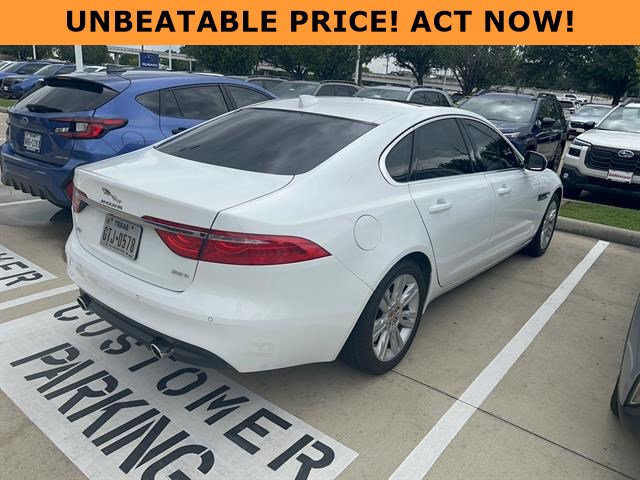 2016 Jaguar XF 35t Premium's photo