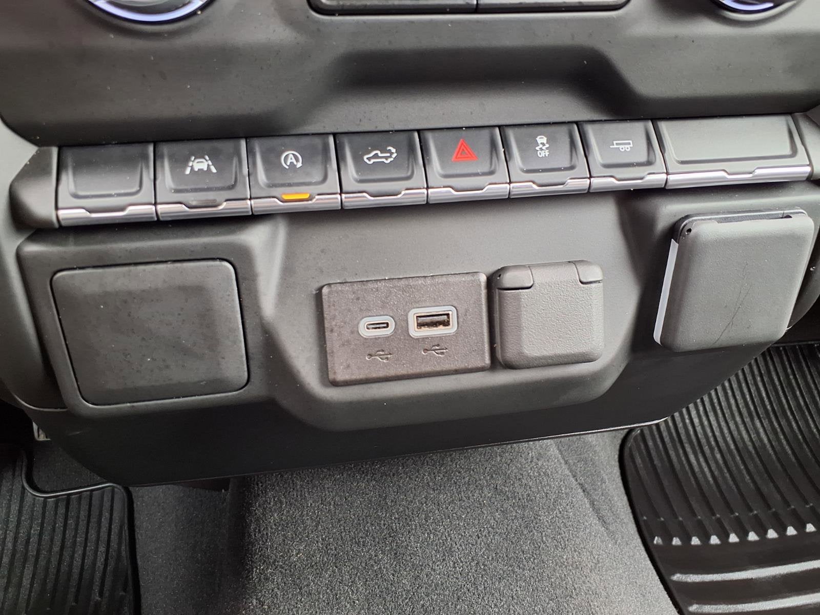 2024 Chevrolet Silverado 1500 Custom - Photo 9
