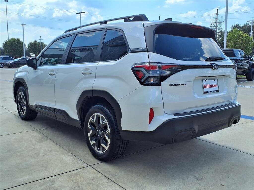 2025 Subaru Forester Premium photo 2