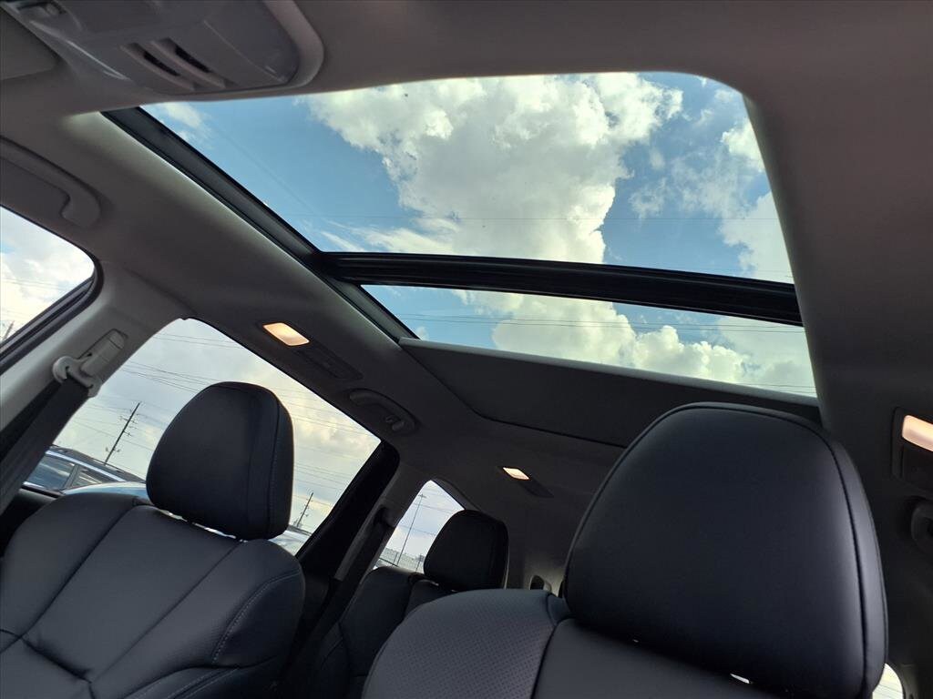 2025 Subaru Ascent Limited photo 4