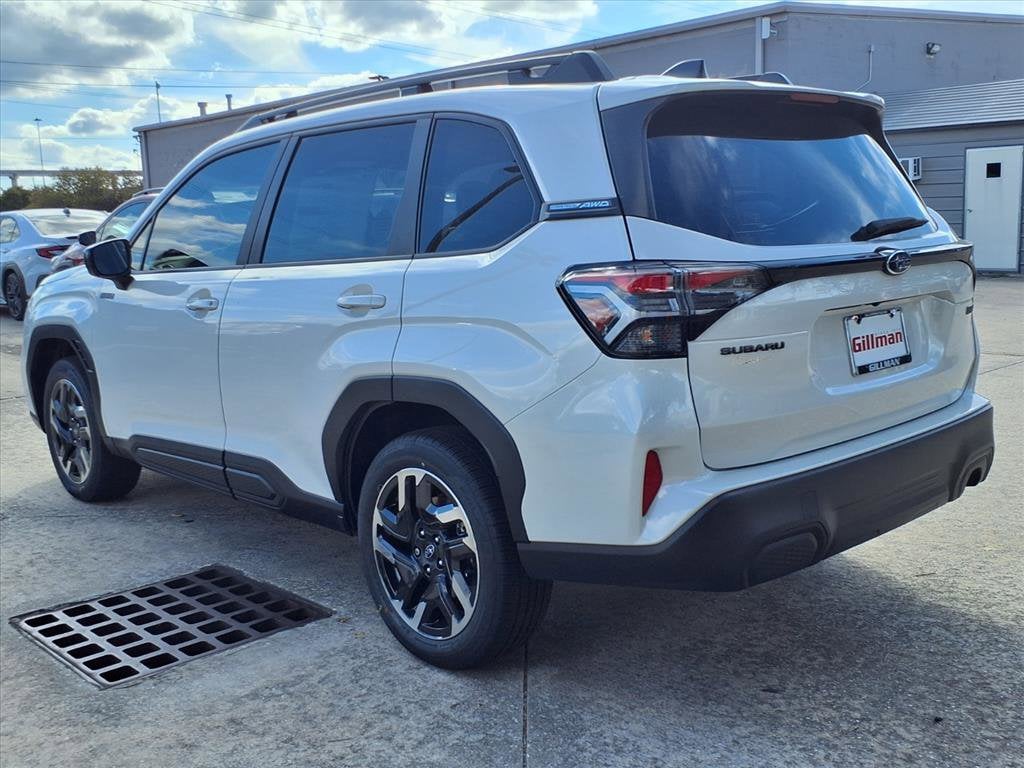 2025 Subaru Forester Premium photo 2