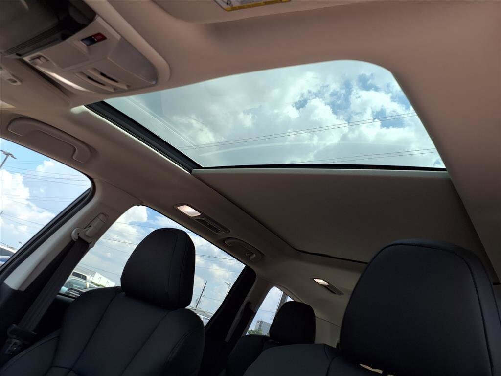 2025 Subaru Ascent Limited photo 3