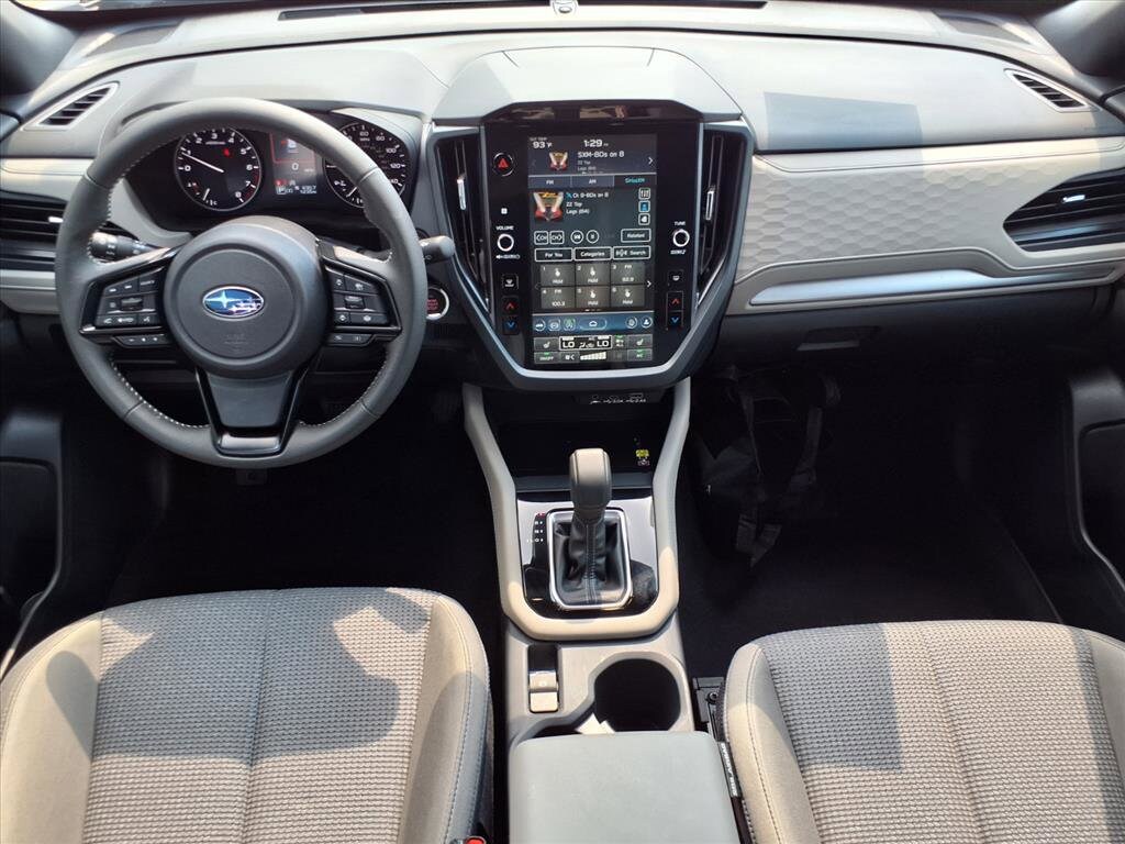 2025 Subaru Forester Premium photo 3