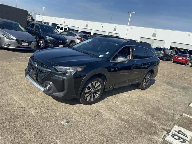 2023 Subaru Outback Touring's photo