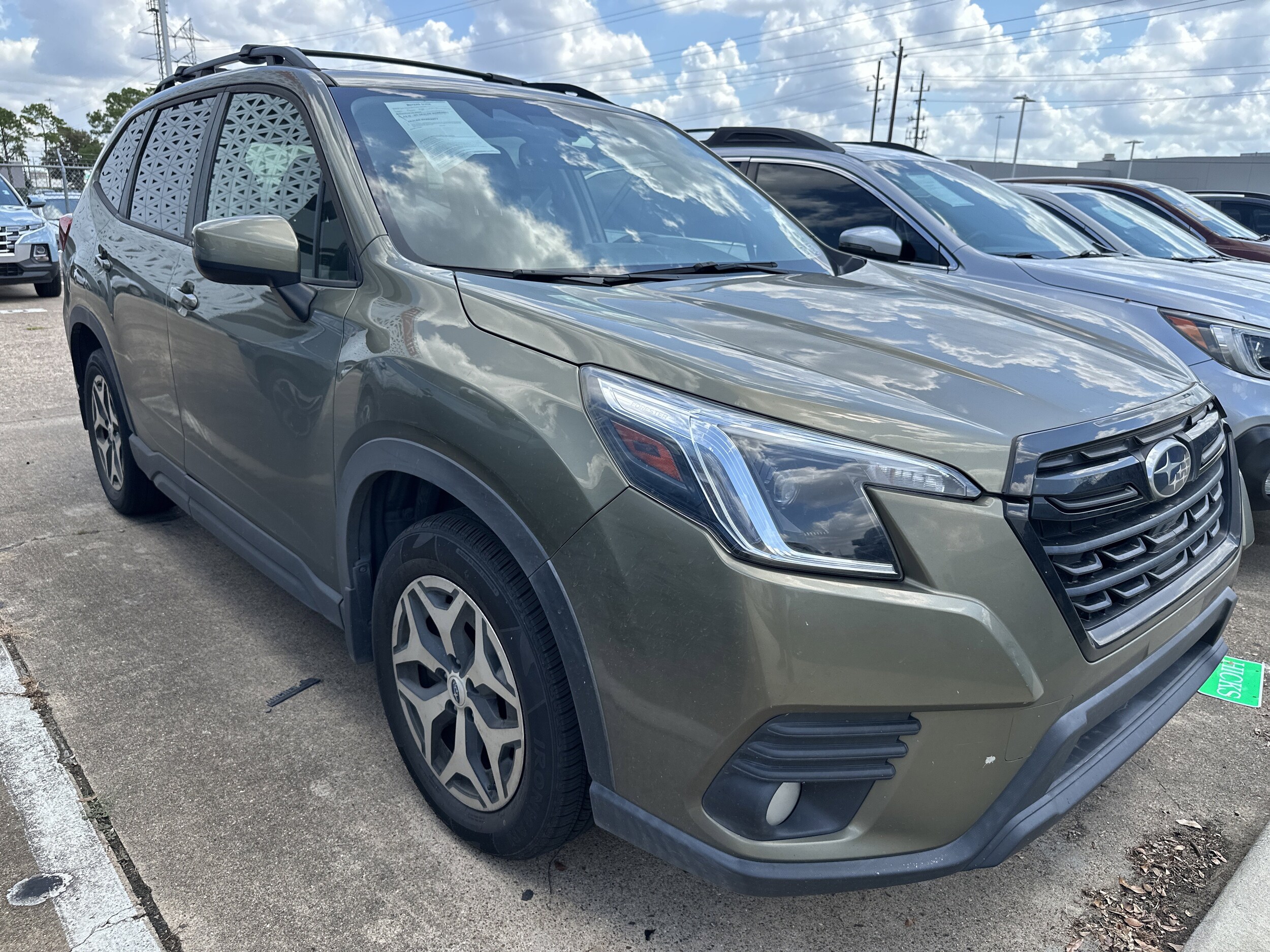 2022 Subaru Forester Premium photo 2