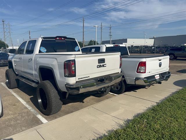 2018 GMC Sierra 4WD Crew Cab Short Box SLT's photo