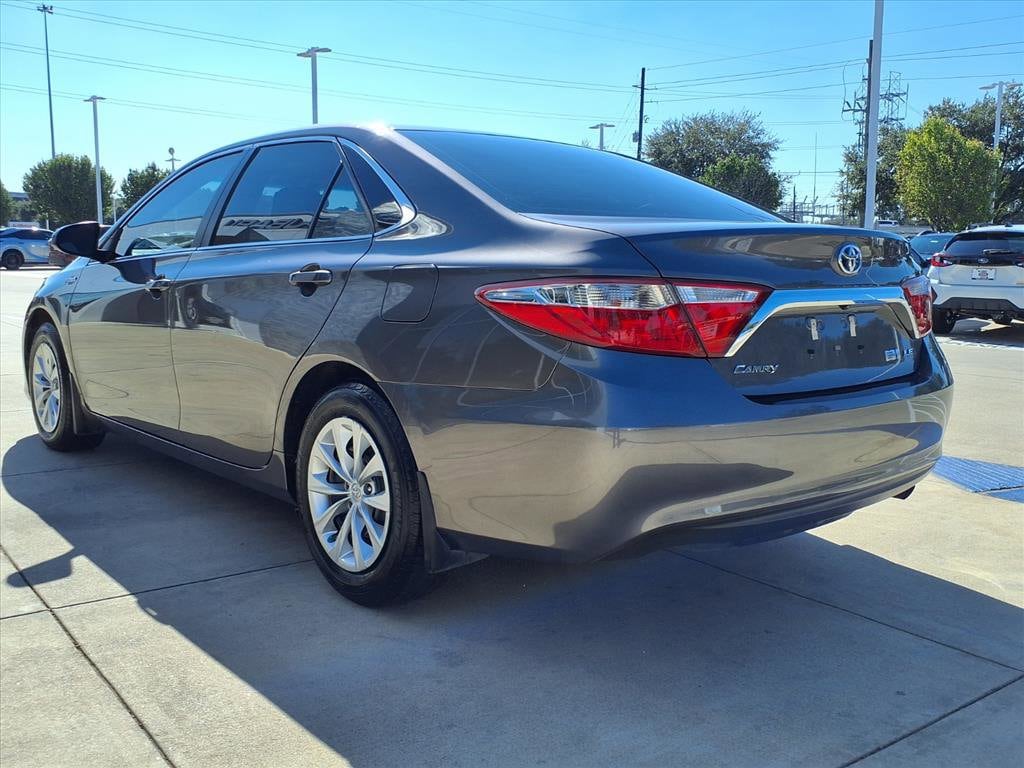 2016 Toyota Camry Hybrid LE photo 3