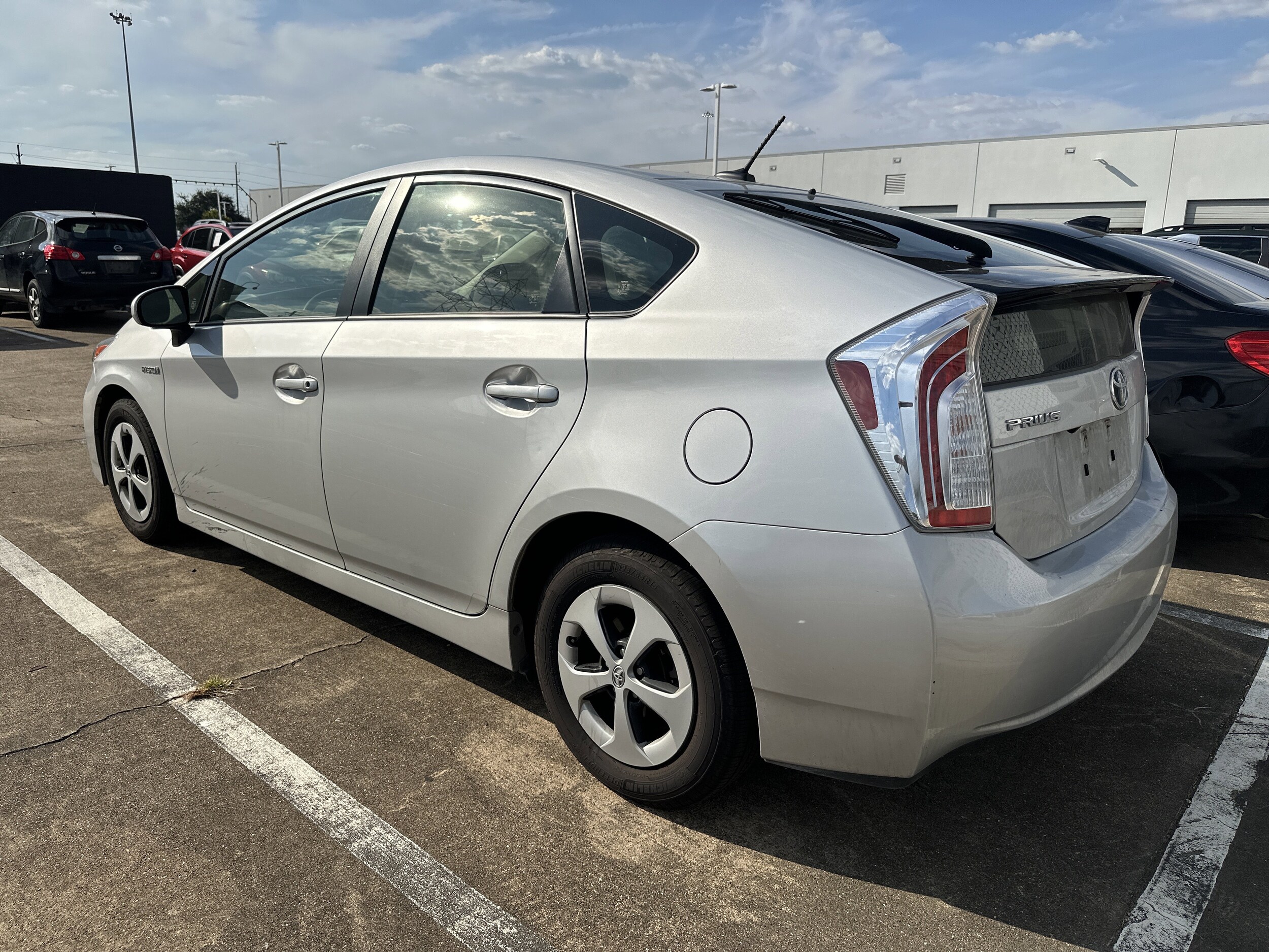 2015 Toyota Prius Three photo 3