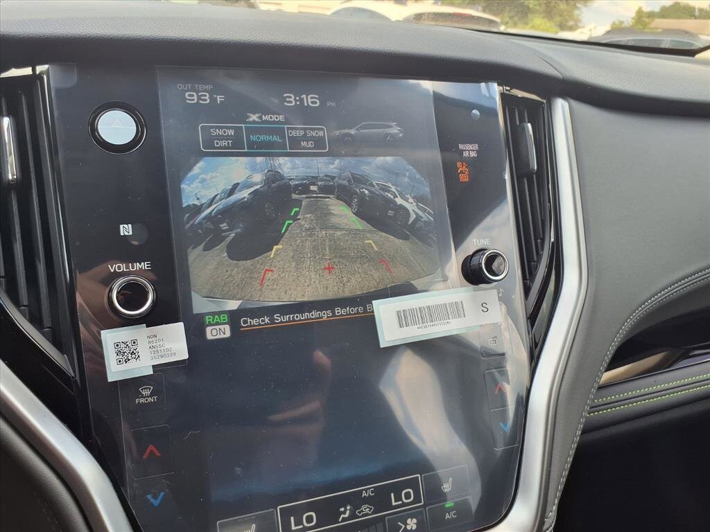 2025 Subaru Outback Onyx Edition photo 4