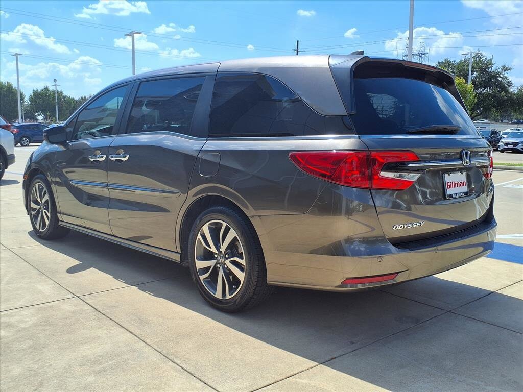 2022 Honda Odyssey Touring photo 3