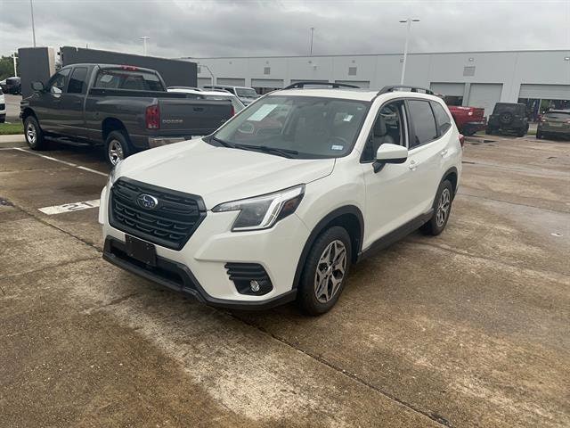 2024 Subaru Forester Premium's photo