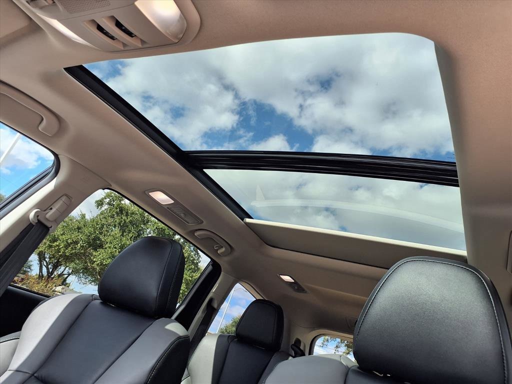 2025 Subaru Ascent Onyx Edition photo 2