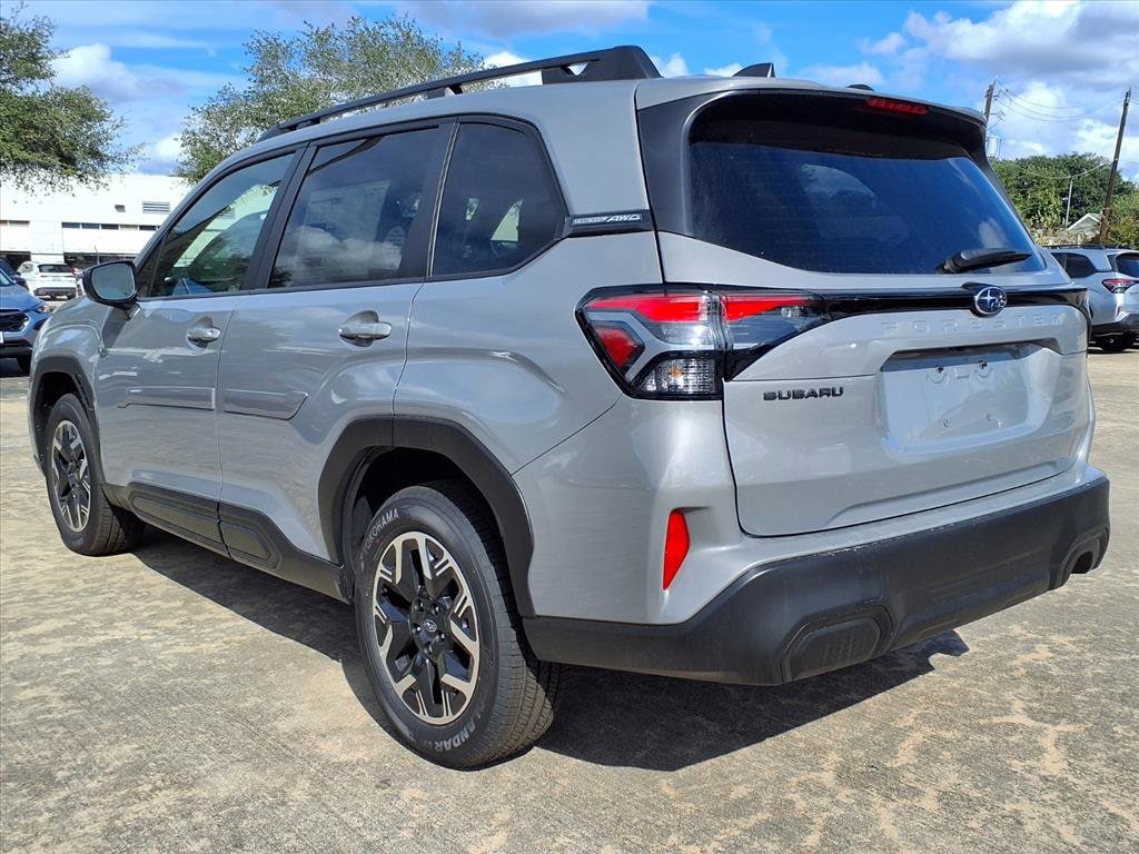 2025 Subaru Forester Premium photo 2