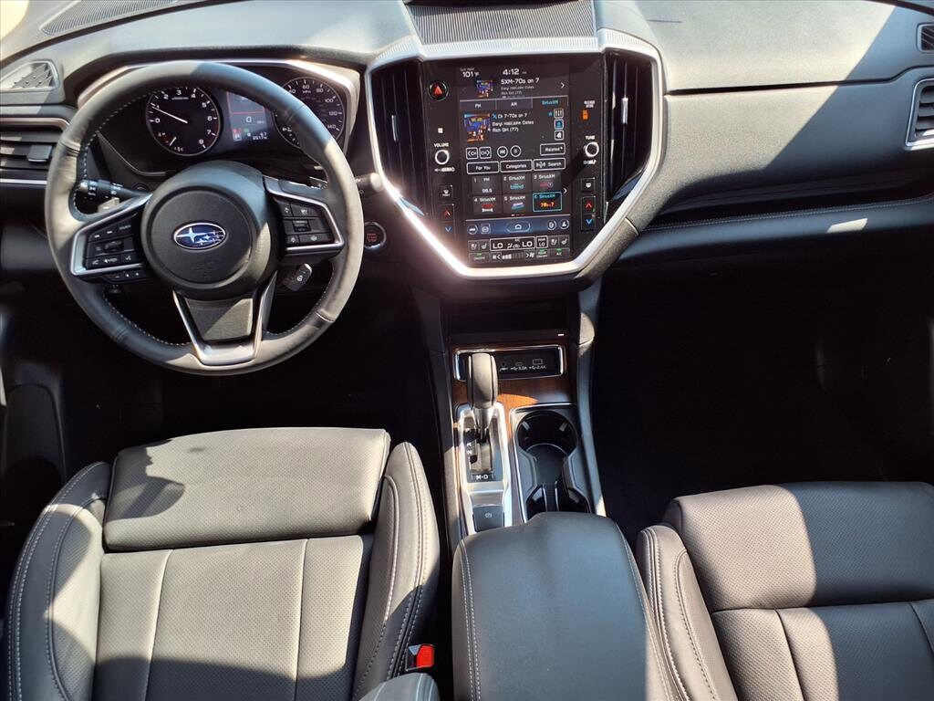 2025 Subaru Ascent Touring photo 4