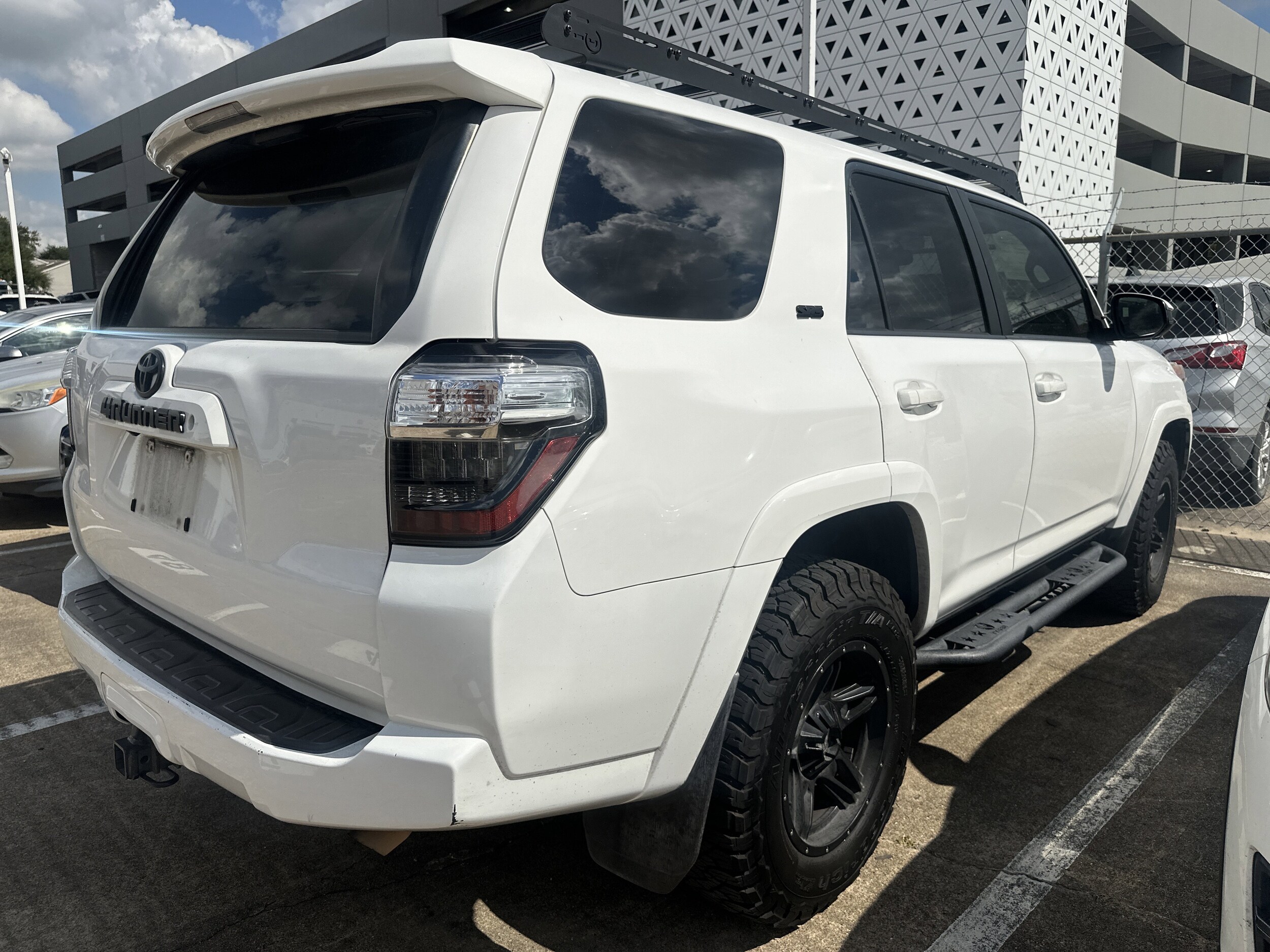 2016 Toyota 4Runner SR5 photo 3