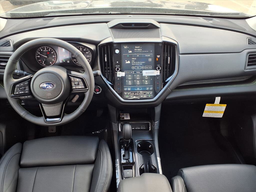 2025 Subaru Ascent Onyx Edition Touring photo 3