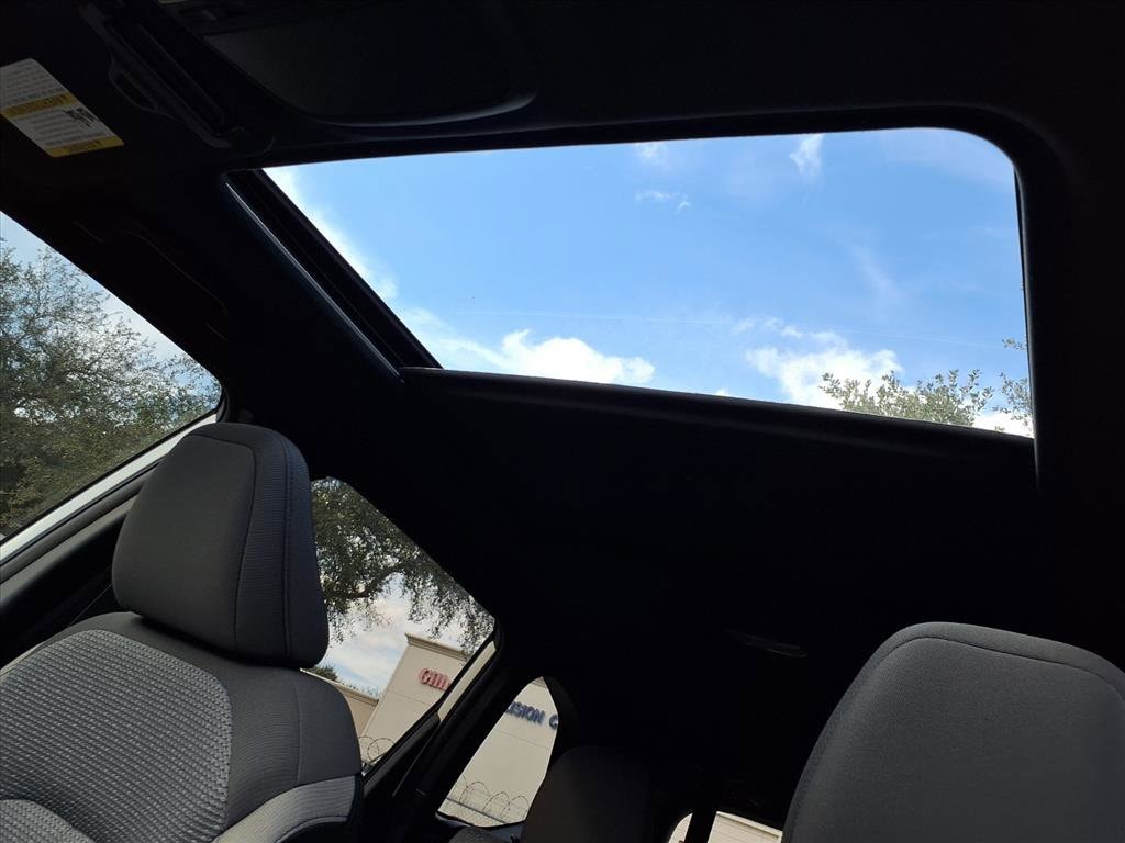 2025 Subaru Forester Premium photo 4