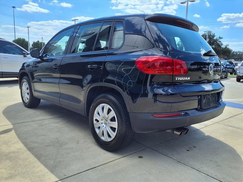 2017 Volkswagen Tiguan S Limited photo 3