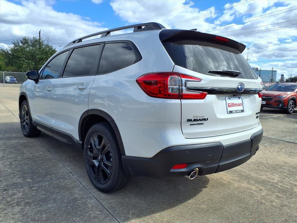 2025 Subaru Ascent Onyx Edition Touring photo 2