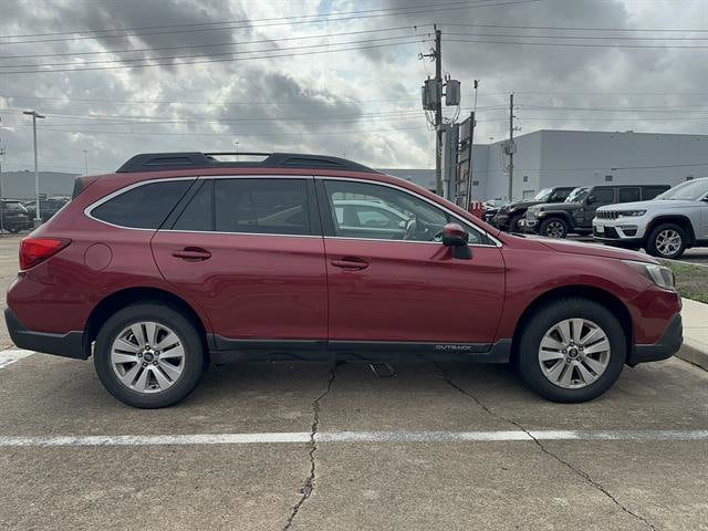 2019 Subaru Outback 2.5i Premium photo 4