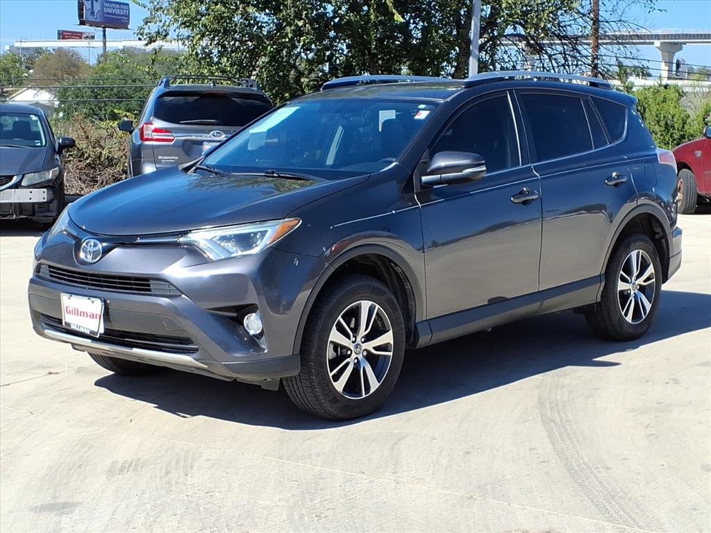 2016 Toyota RAV4 XLE photo 4