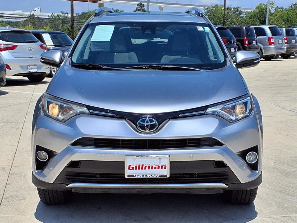 2016 Toyota RAV4 XLE photo 2