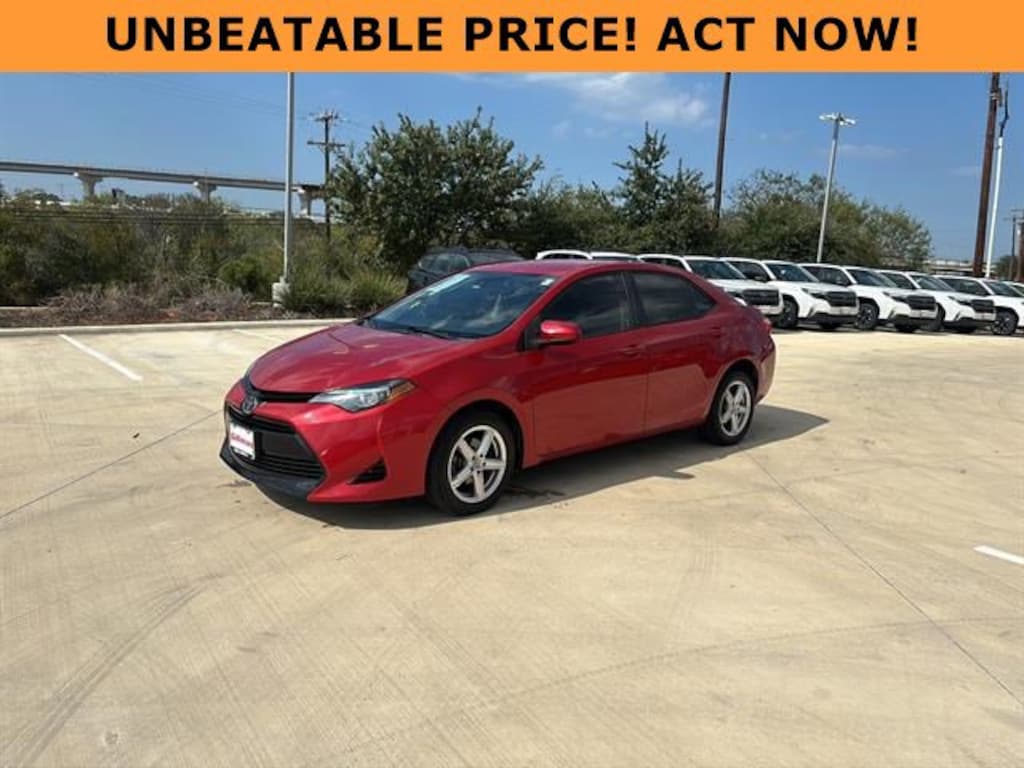 Used 2018 Toyota Corolla SE Sedan
