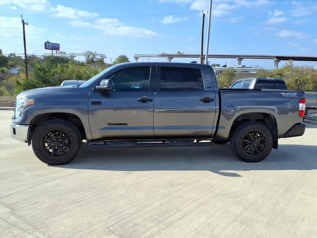 2021 Toyota Tundra SR5 CrewMax photo 4