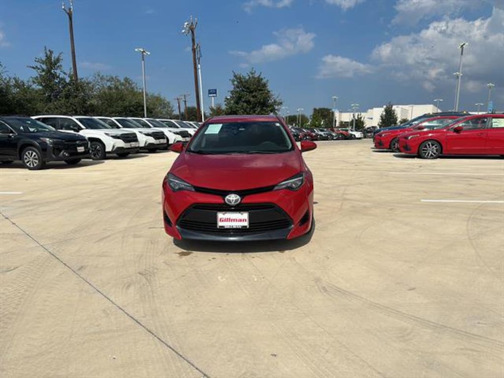 Used 2018 Toyota Corolla SE Sedan