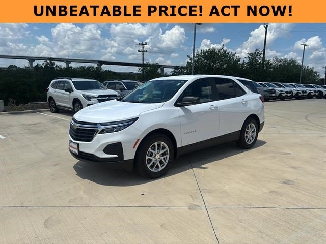2024 Chevrolet Equinox LS's photo