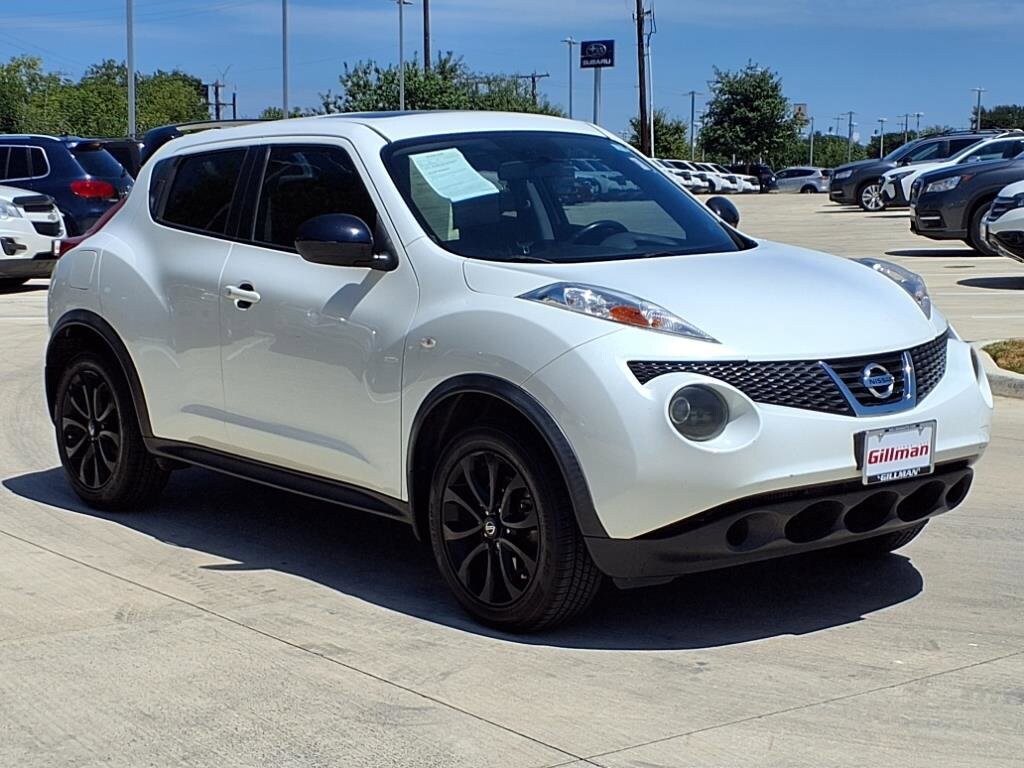 2013 Nissan Juke SV photo 2