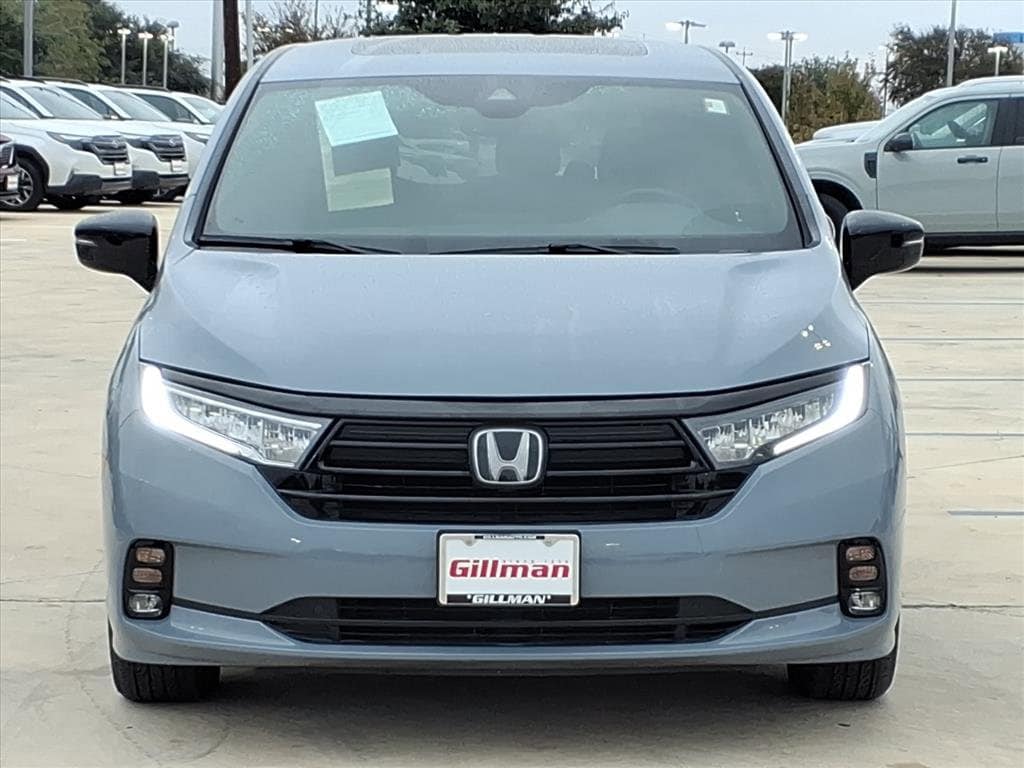2023 Honda Odyssey Sport photo 3