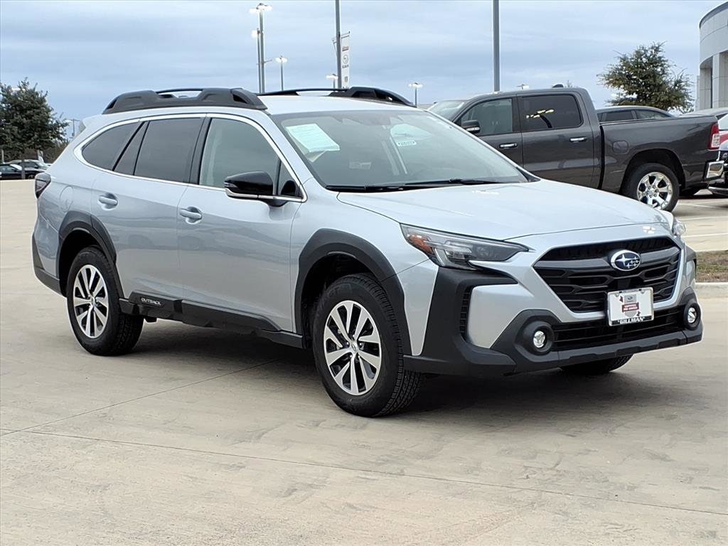 2025 Subaru Outback Premium's photo