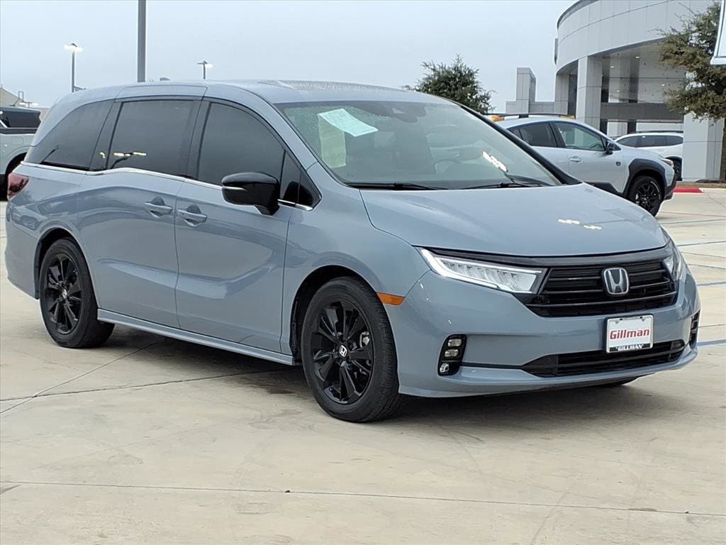 2023 Honda Odyssey Sport photo 2