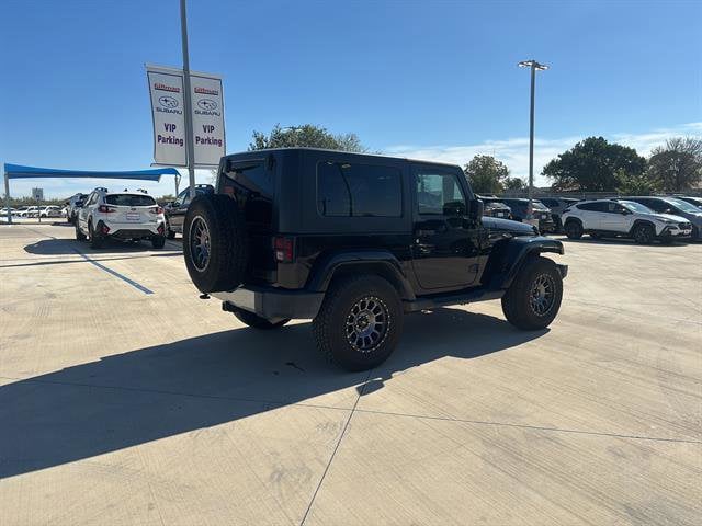 2010 Jeep Wrangler Sahara photo 4