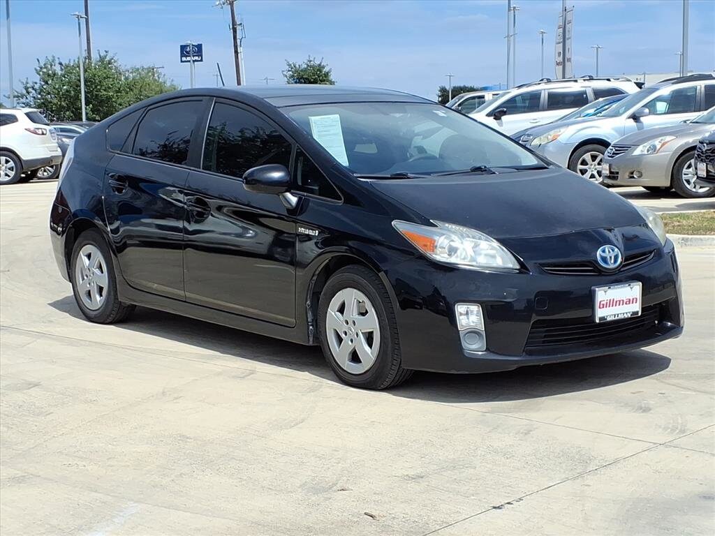 2011 Toyota Prius One photo 2
