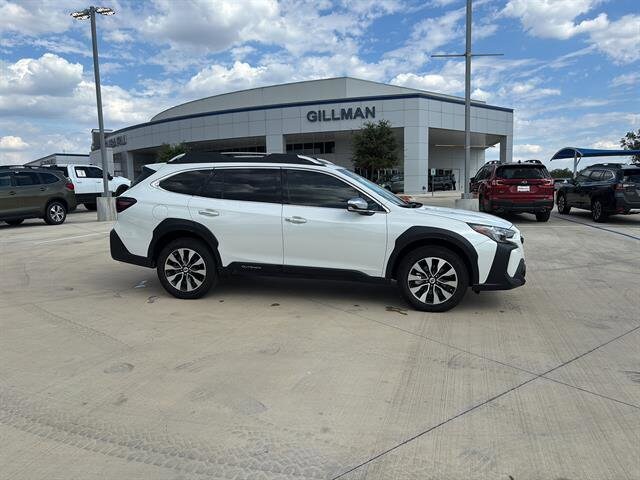 2025 Subaru Outback Touring XT photo 2