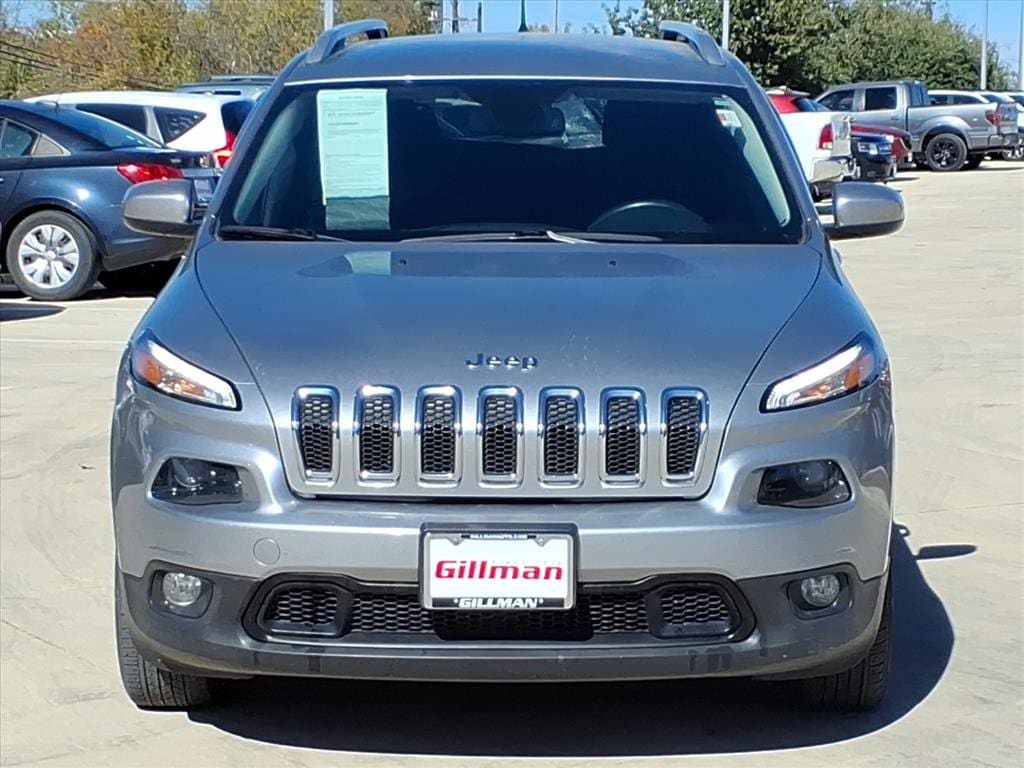 2015 Jeep Cherokee Latitude photo 2