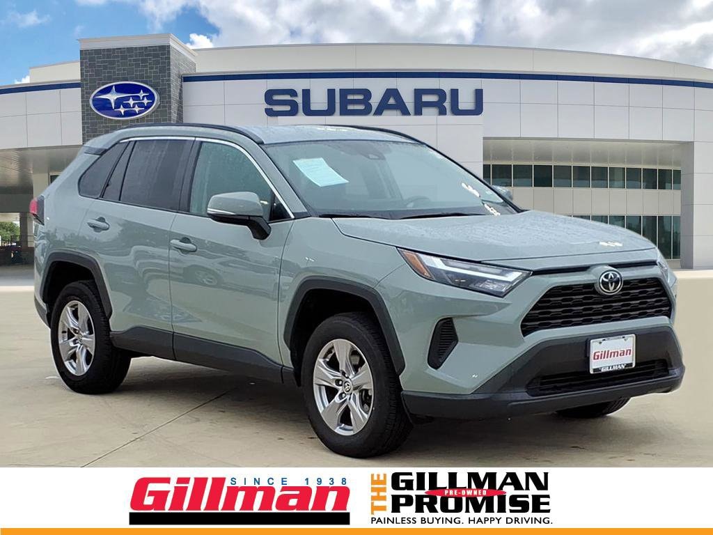 2023 Toyota RAV4 XLE's photo