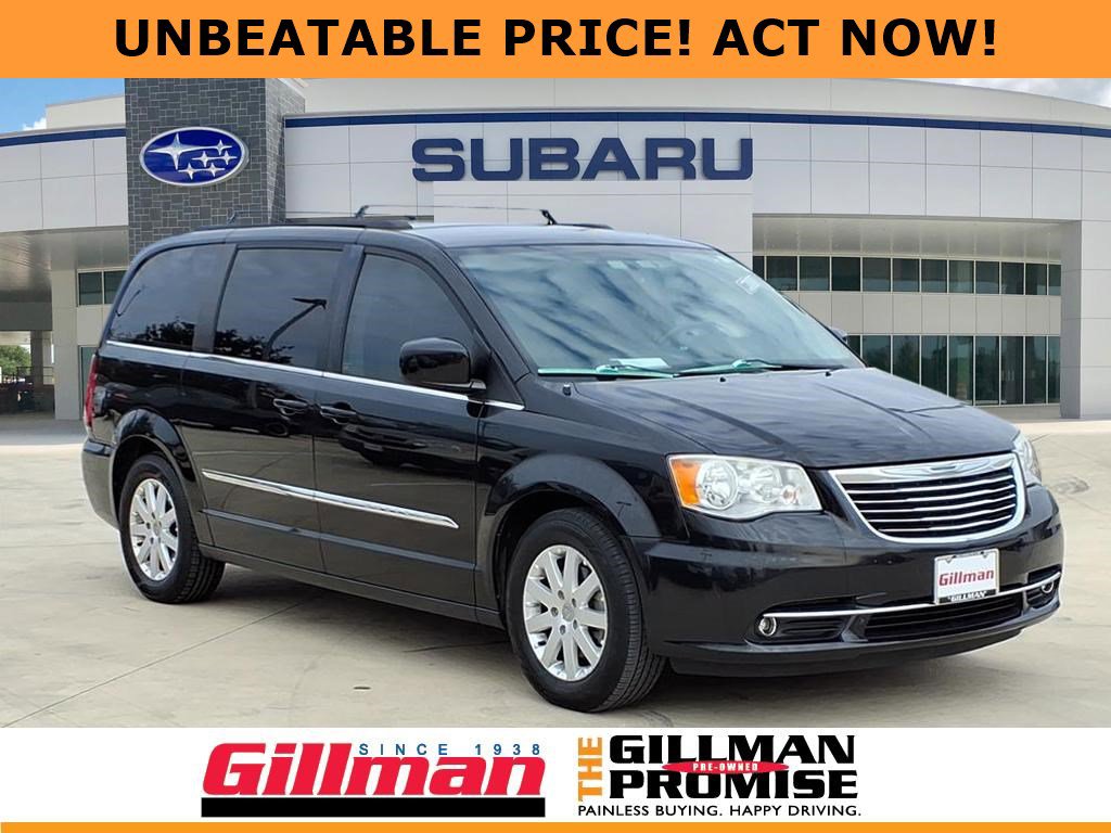 2015 Chrysler Town & Country Touring's photo