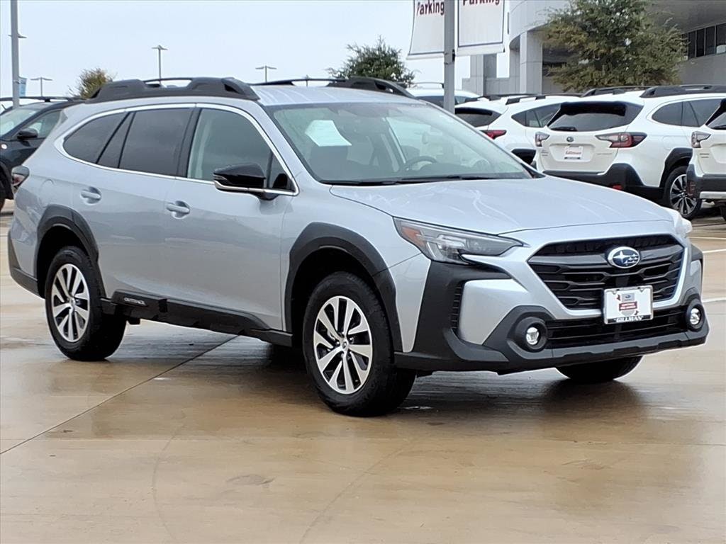 2025 Subaru Outback Premium's photo