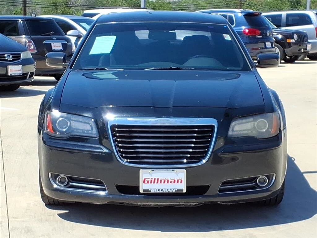 2014 Chrysler 300 photo 3