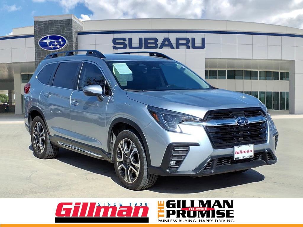 2023 Subaru Ascent Limited's photo