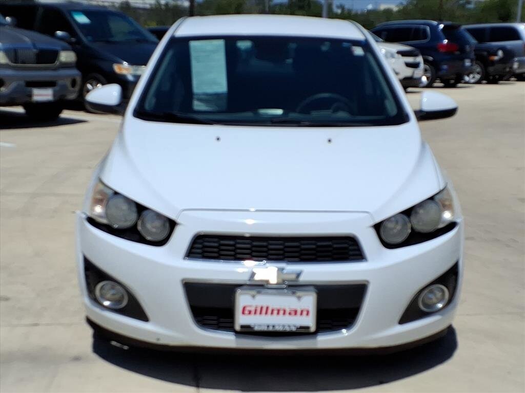 2013 Chevrolet Sonic LT photo 3